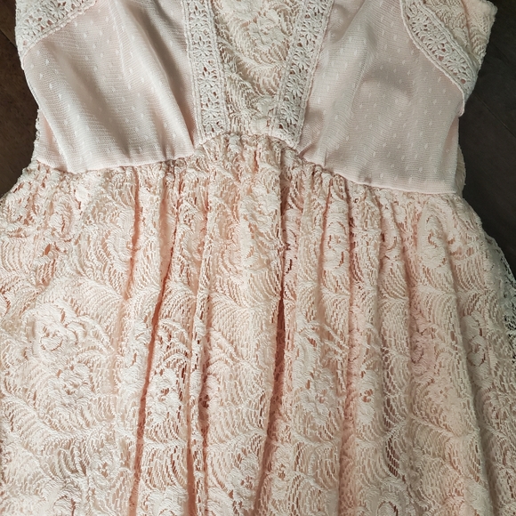 Maurices size medium dress in light peach color - Picture 2 of 5